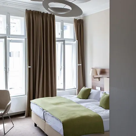 Weinhaus Uhle Hotel 4*