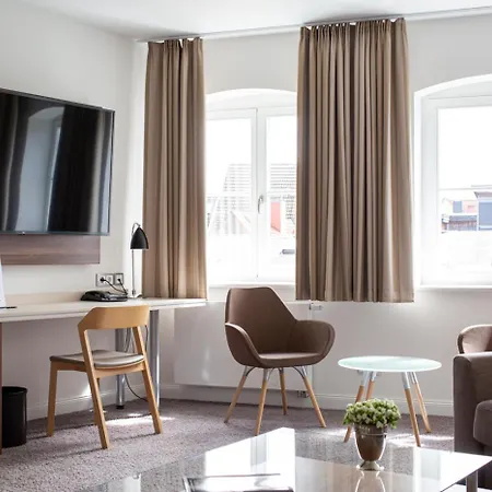 Hotel Weinhaus Uhle 4*